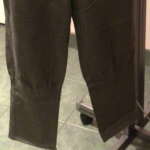 💕💕Host Pick💕💕NWT Olive green rider like pants - Picture 3 of 6